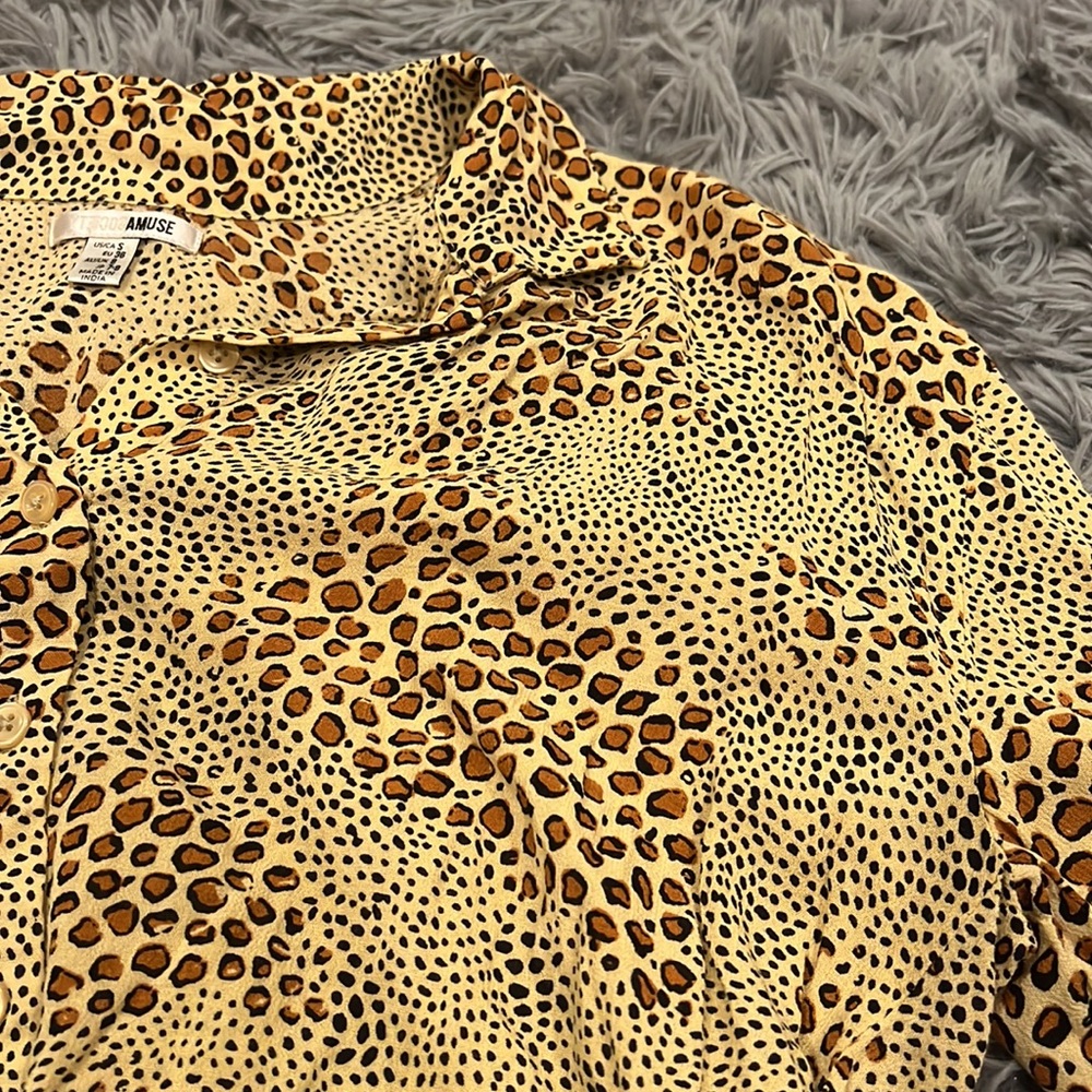 Safari Cropped Button Down - Picture 4 of 6
